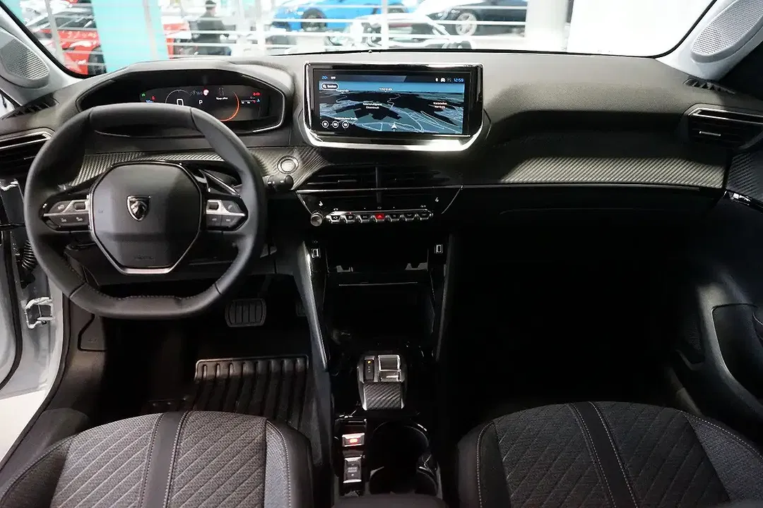 Peugeot 208 - Thumbnail 14