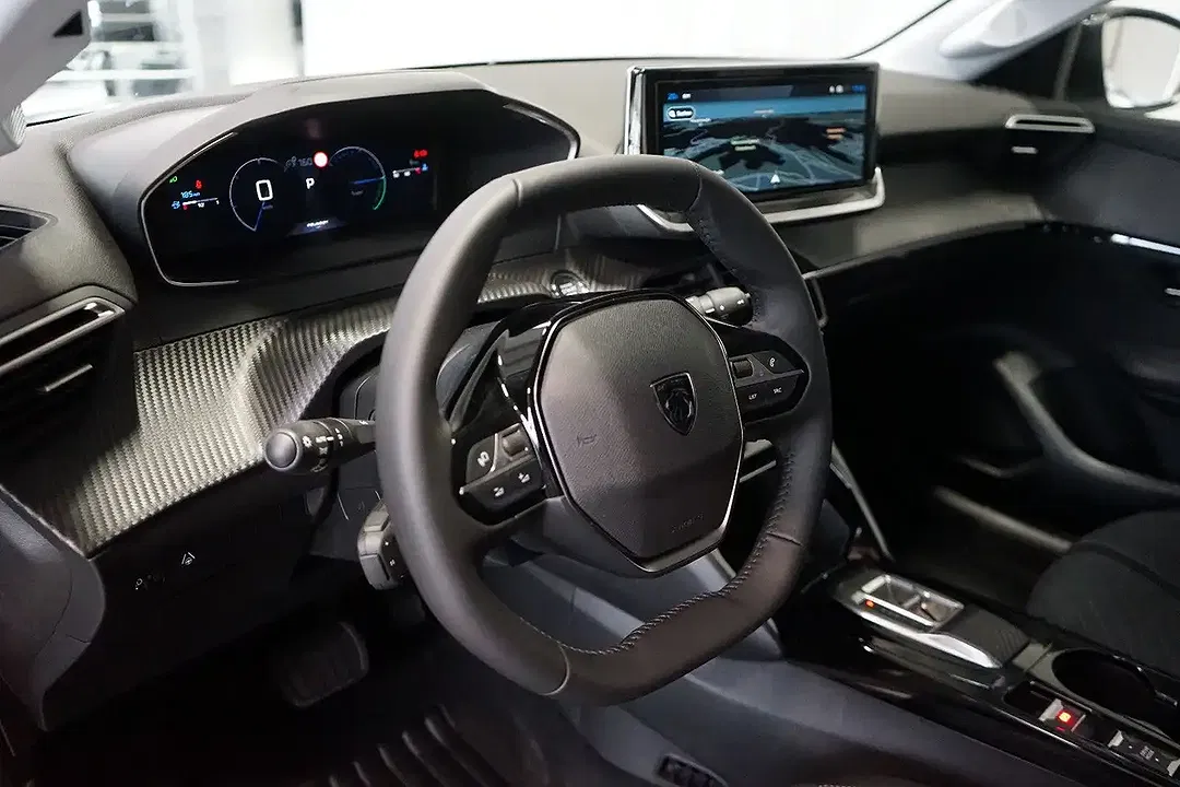 Peugeot 208 - Thumbnail 15