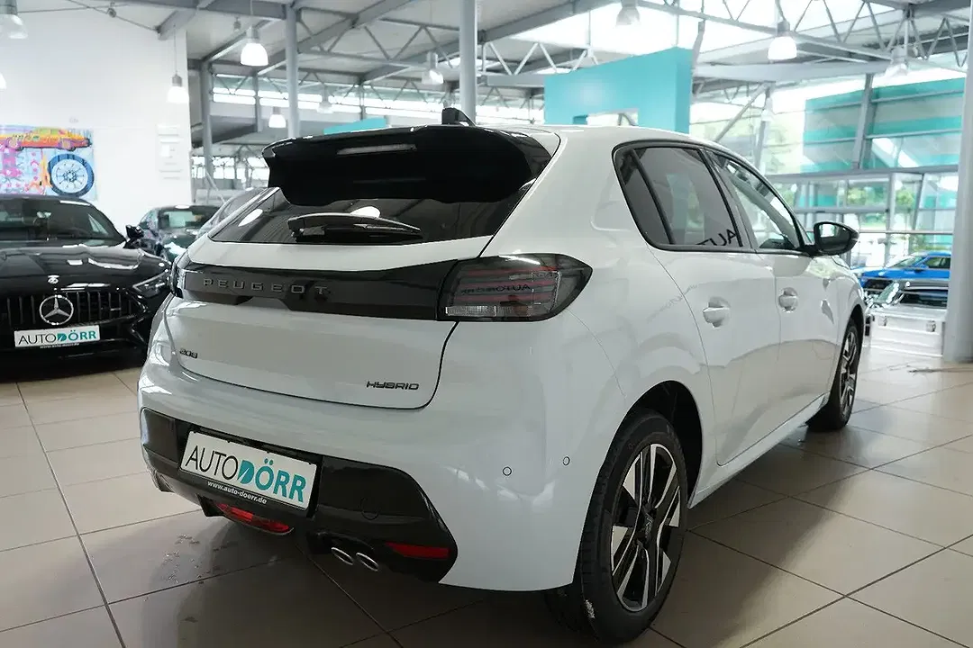 Peugeot 208 - Thumbnail 5