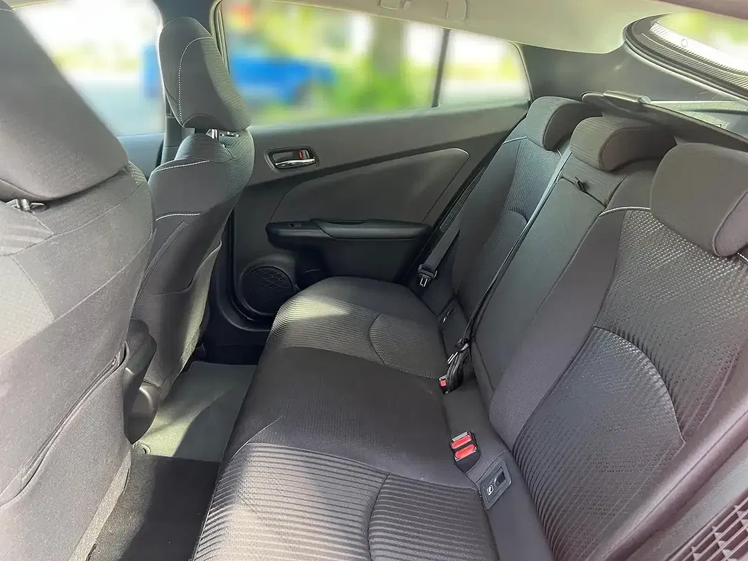 Toyota Prius - Thumbnail 12