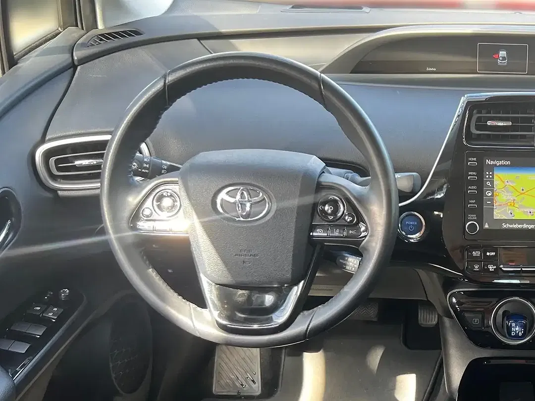 Toyota Prius - Thumbnail 13