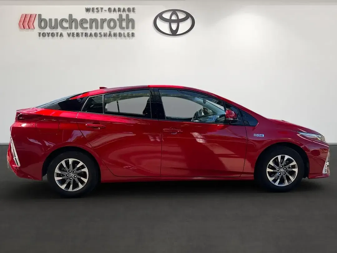 Toyota Prius - Thumbnail 4