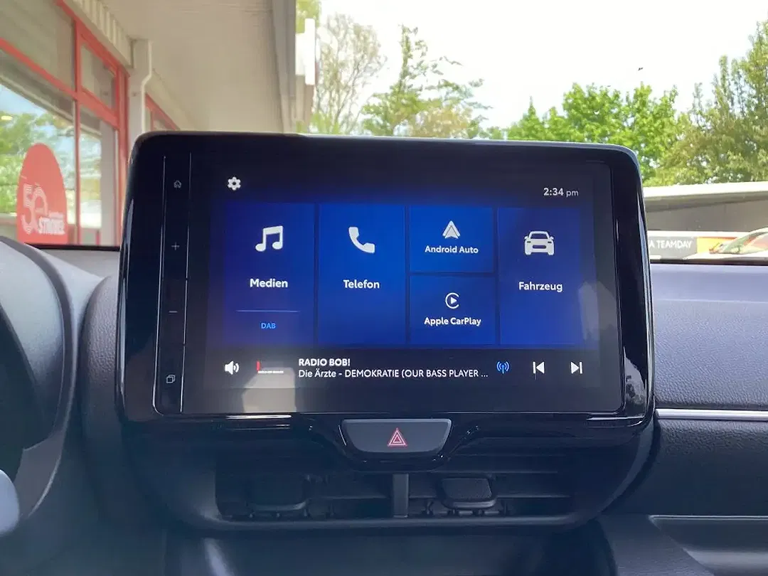 Toyota Yaris - Thumbnail 9