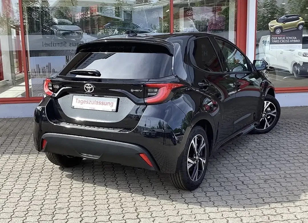 Toyota Yaris - Thumbnail 3