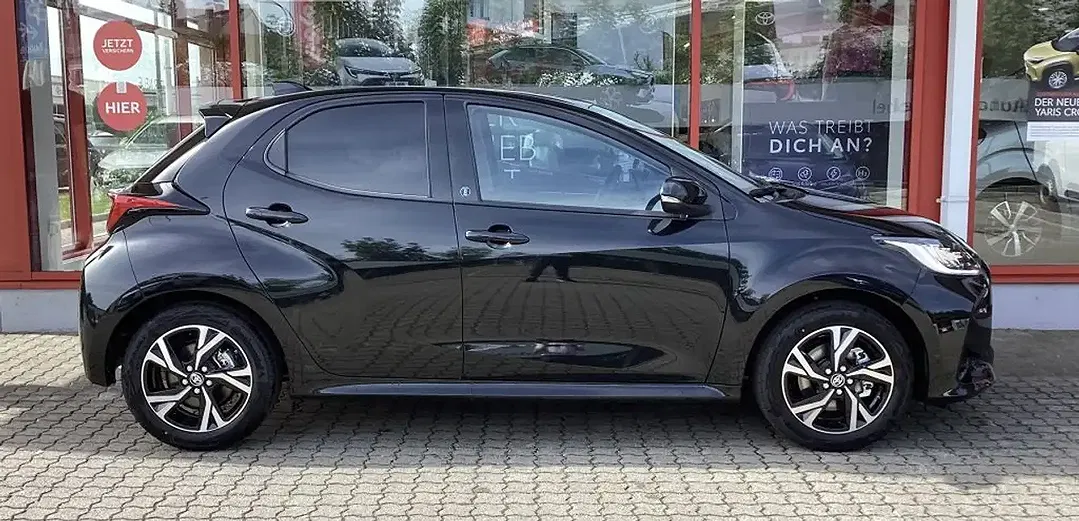 Toyota Yaris - Thumbnail 4