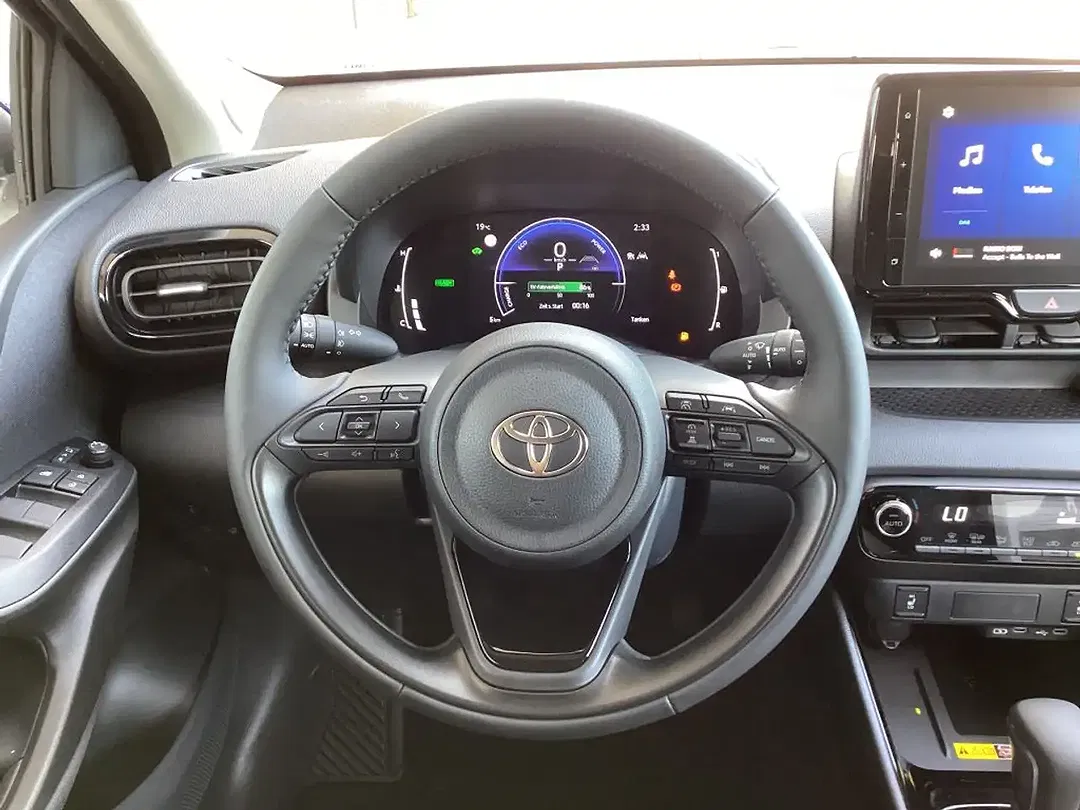 Toyota Yaris - Thumbnail 8