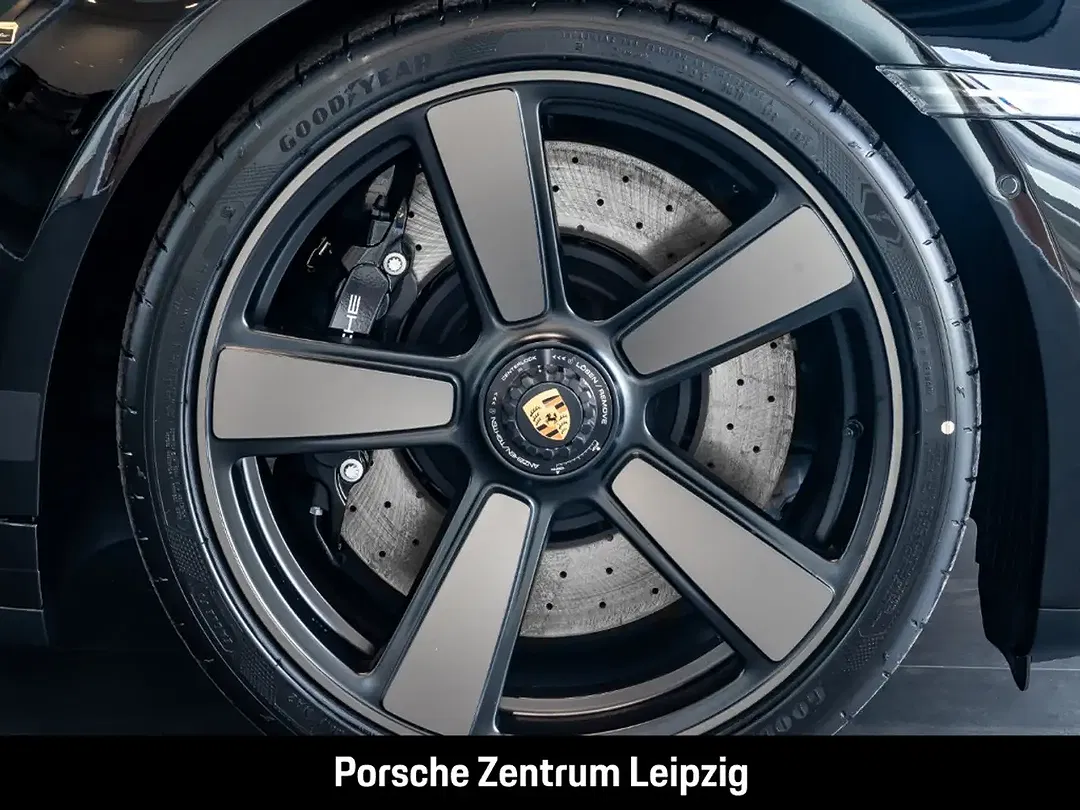 Porsche 992 - Thumbnail 14