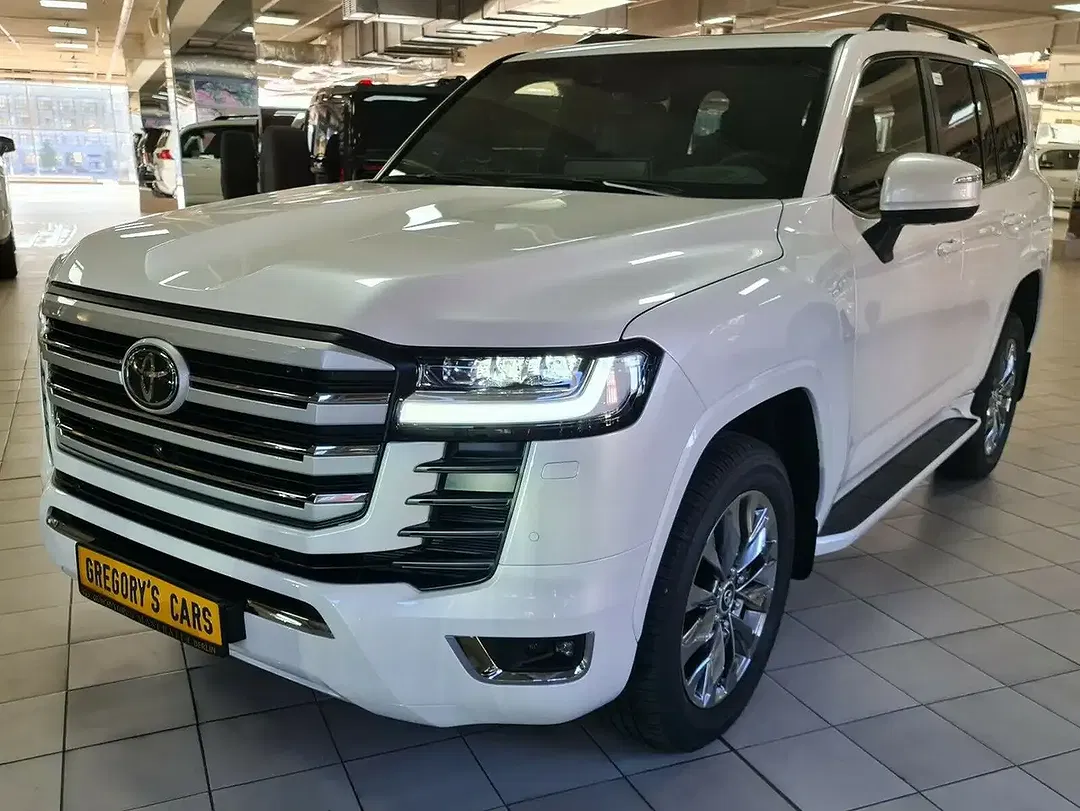 Toyota Land Cruiser - Thumbnail 3