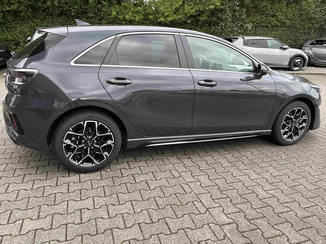 Kia Ceed / cee'd - Thumbnail 4