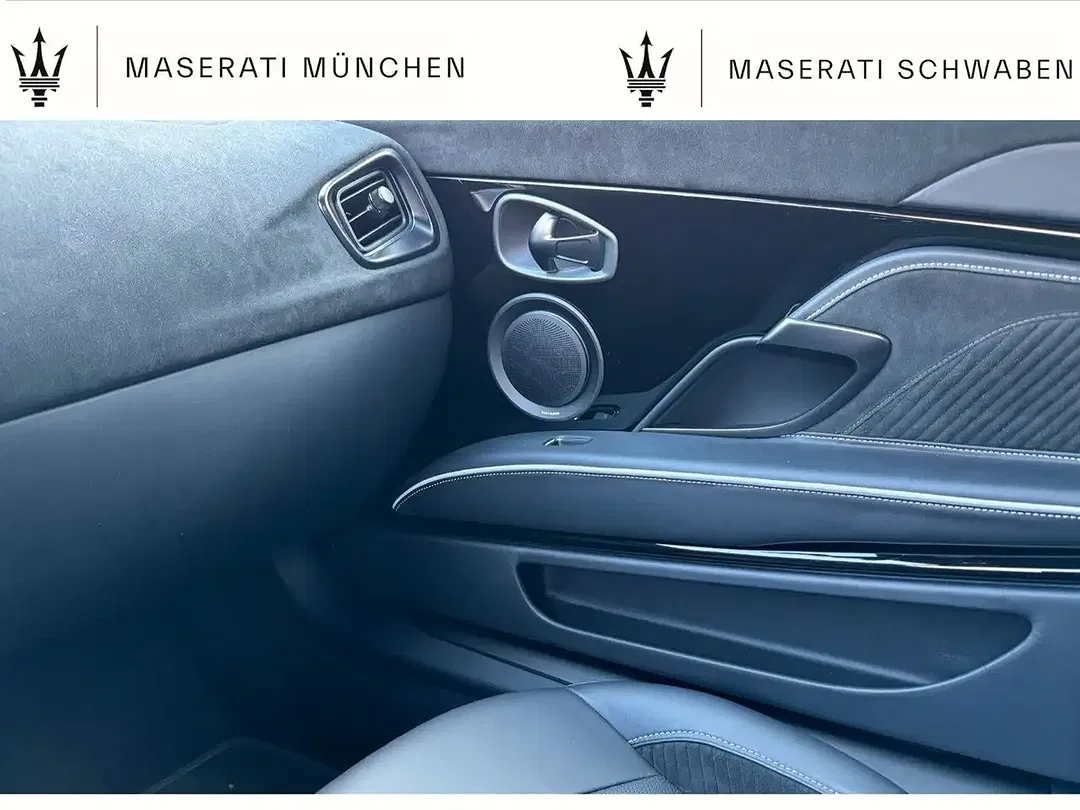 Aston Martin DBS - Thumbnail 10