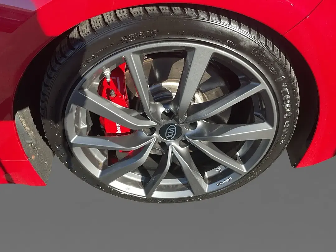 Kia Stinger - Thumbnail 15