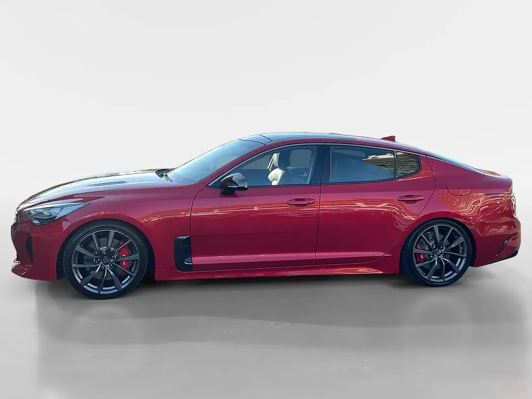 Kia Stinger - Thumbnail 3