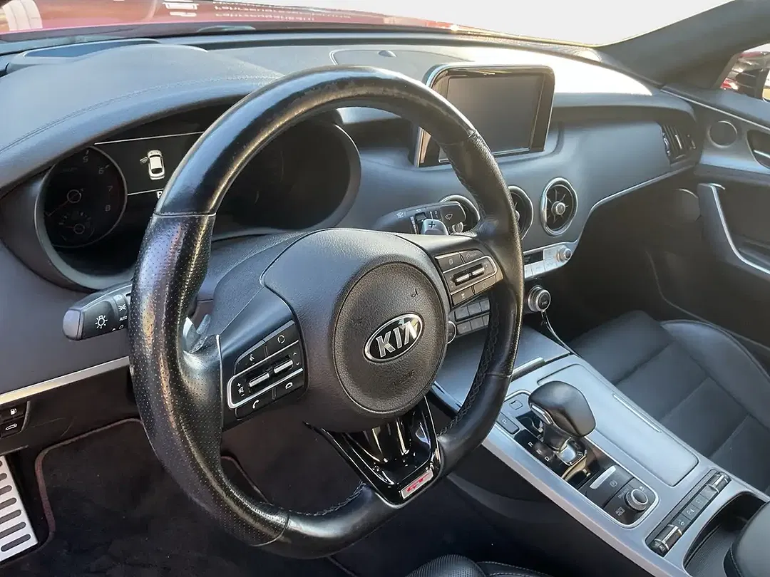Kia Stinger - Thumbnail 9