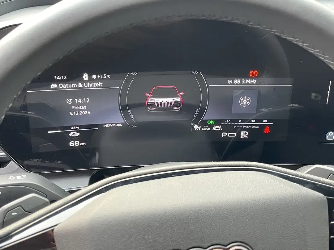 Audi Q6 e-tron - Thumbnail 12
