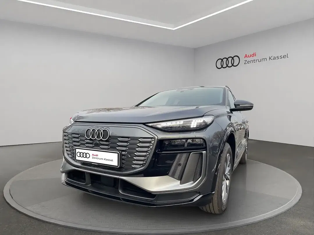 Audi Q6 e-tron - Thumbnail 2