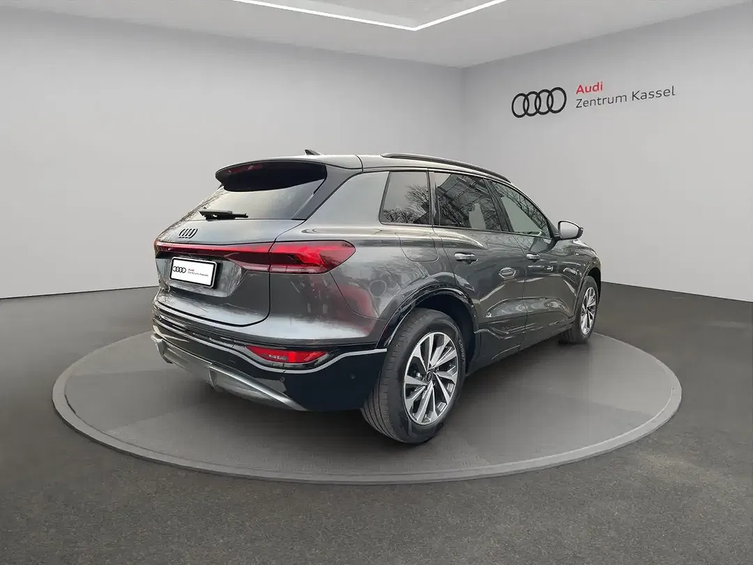 Audi Q6 e-tron - Thumbnail 6