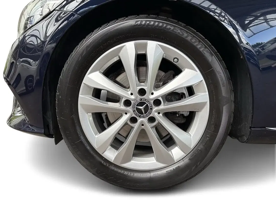 Mercedes-Benz C 220 - Thumbnail 9