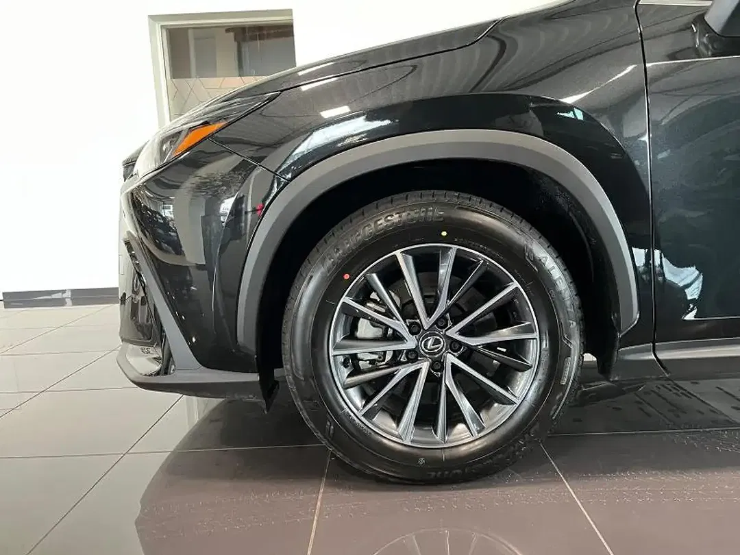 Lexus NX 450h+ - Thumbnail 10