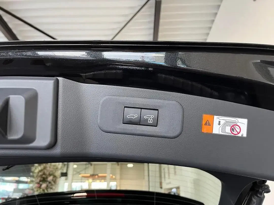 Lexus NX 450h+ - Thumbnail 9