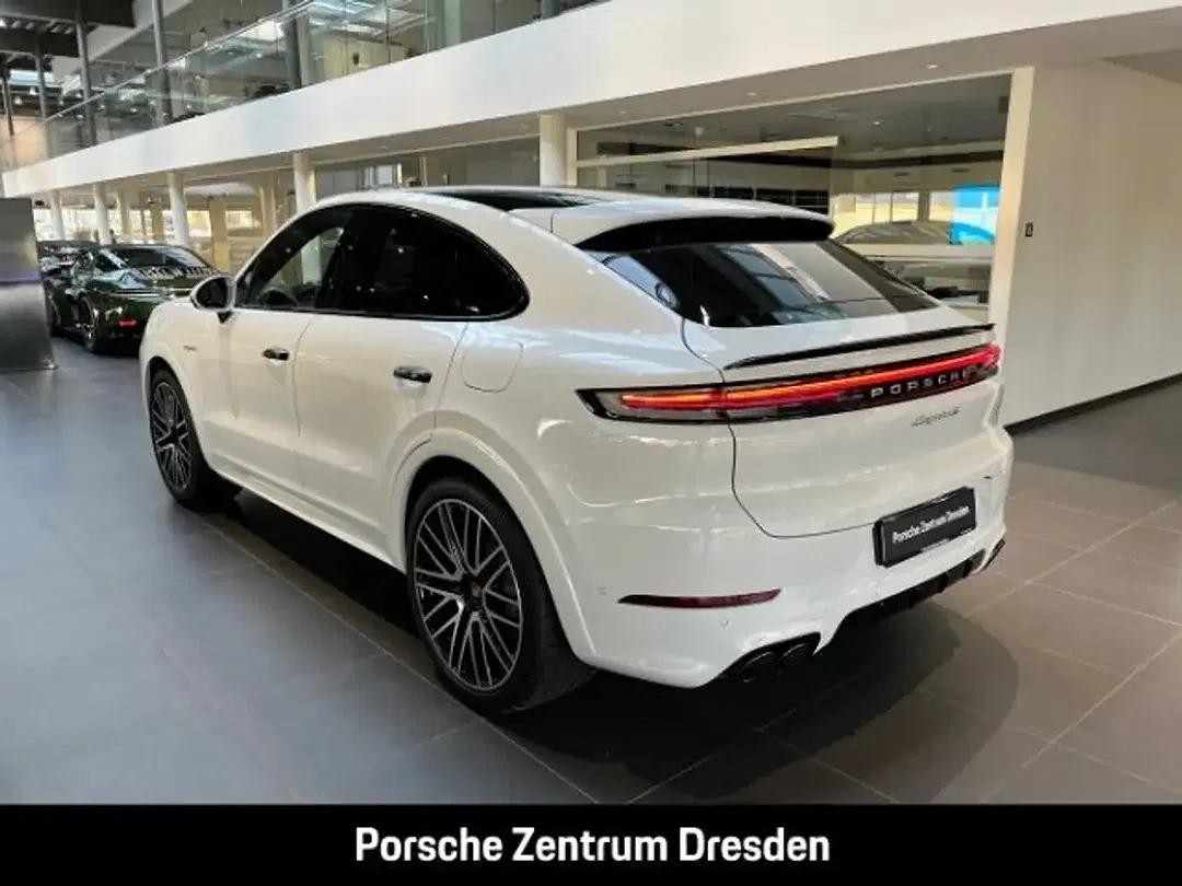 Porsche Cayenne - Thumbnail 3