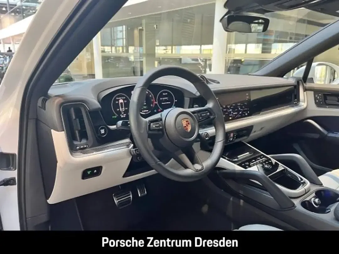 Porsche Cayenne - Thumbnail 4