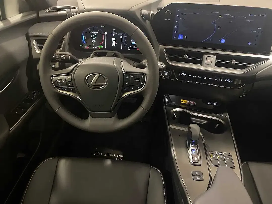 Lexus UX 300h - Thumbnail 11
