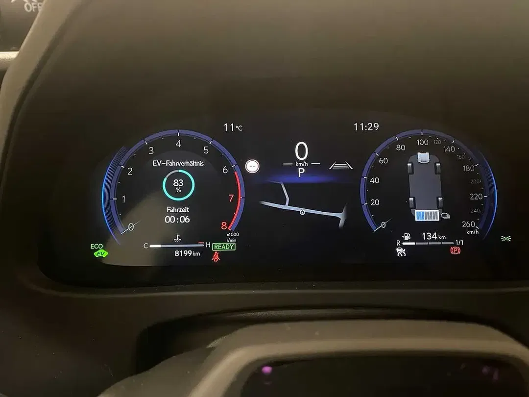 Lexus UX 300h - Thumbnail 12