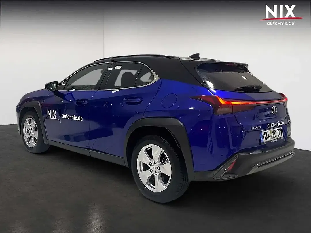 Lexus UX 300h - Thumbnail 5