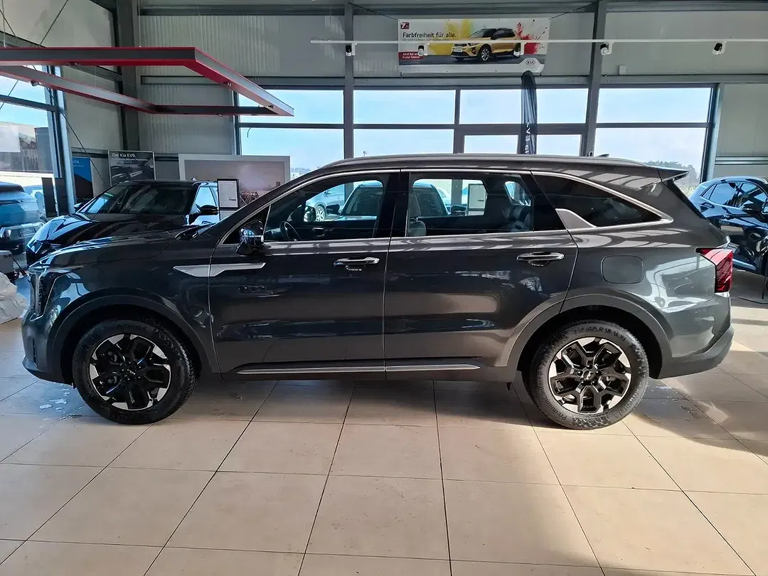 Kia Sorento - Thumbnail 2