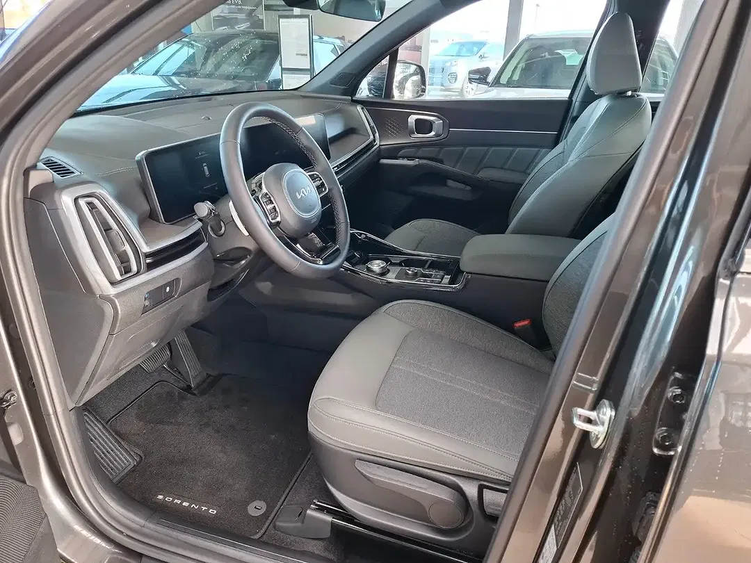 Kia Sorento - Thumbnail 3