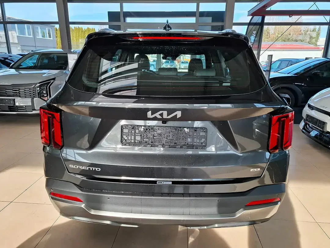 Kia Sorento - Thumbnail 6