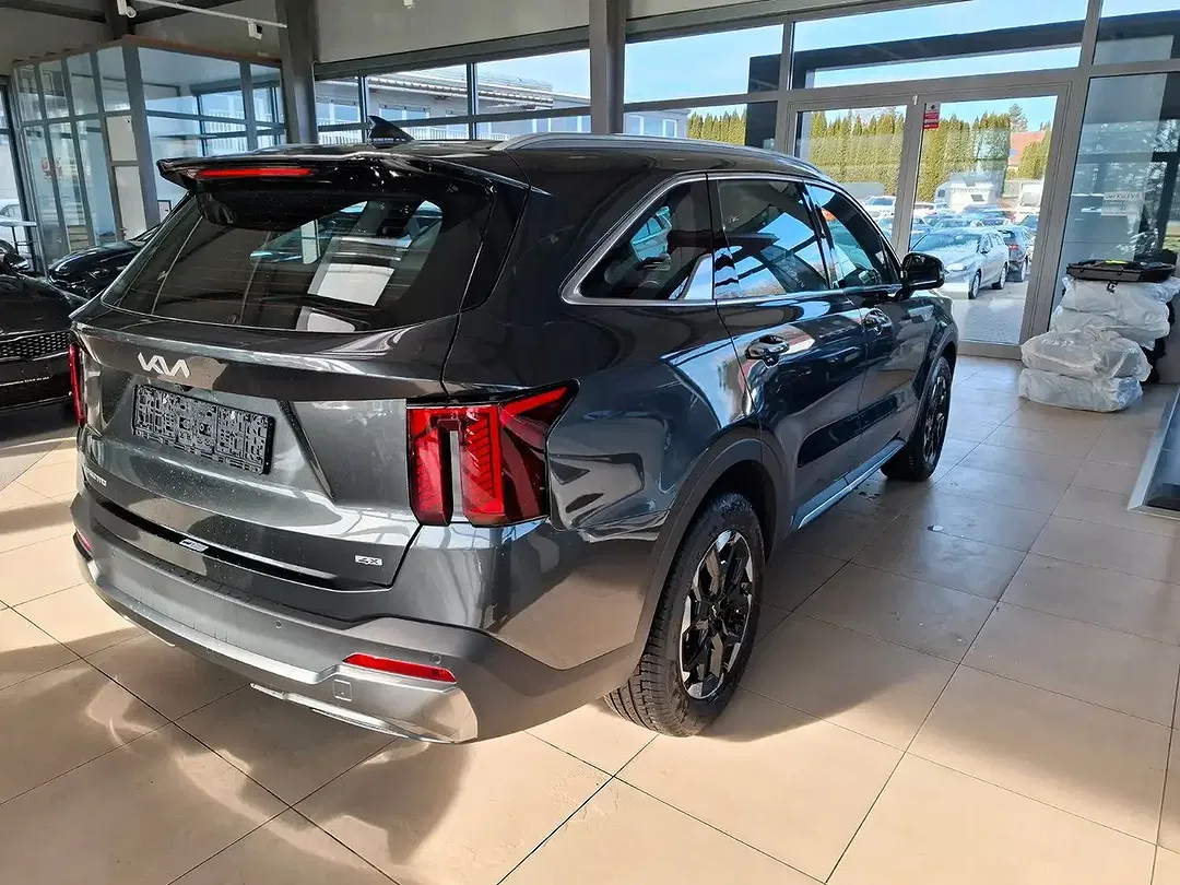 Kia Sorento - Thumbnail 8