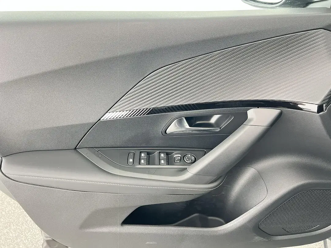Peugeot 2008 - Thumbnail 11