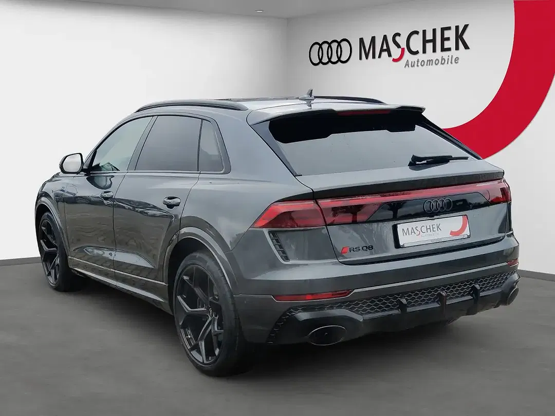 Audi RS Q8 - Thumbnail 3