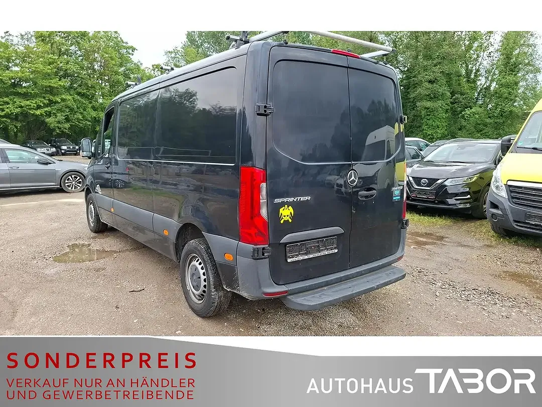 Mercedes-Benz Sprinter - Thumbnail 3