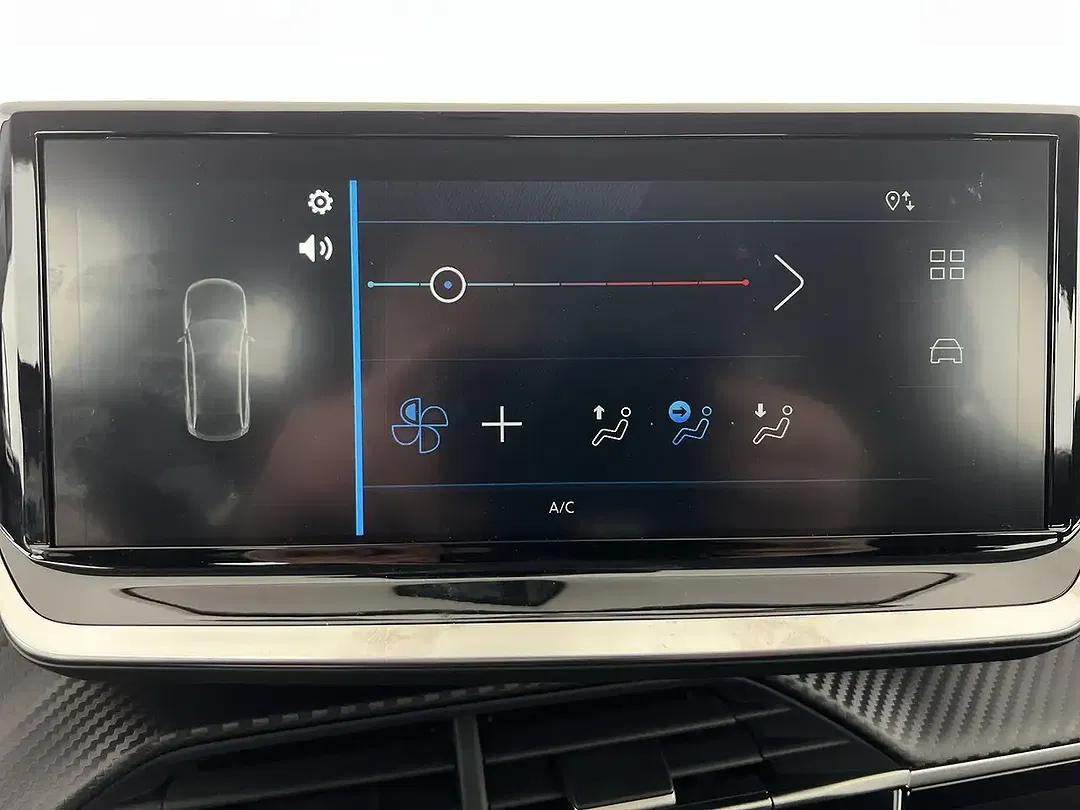 Peugeot 208 - Thumbnail 9