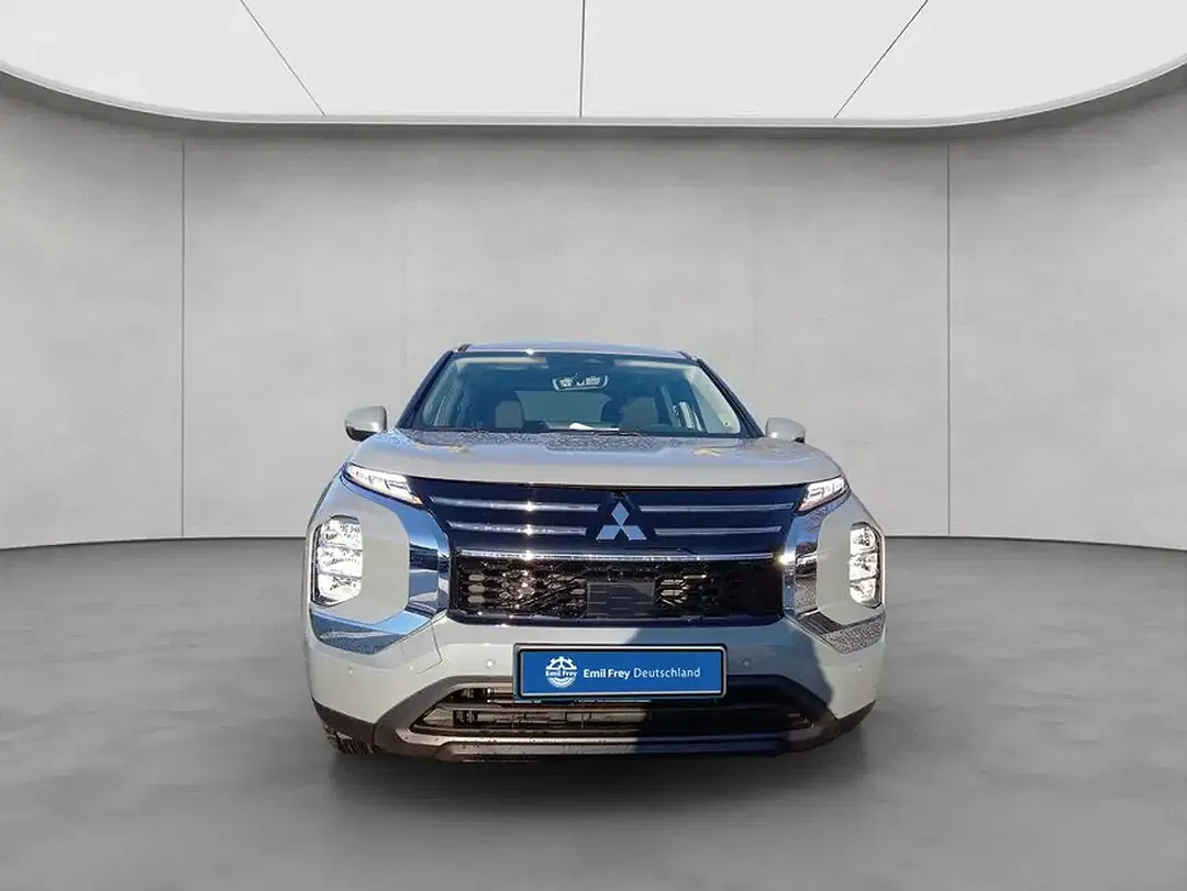 Mitsubishi Outlander - Thumbnail 9