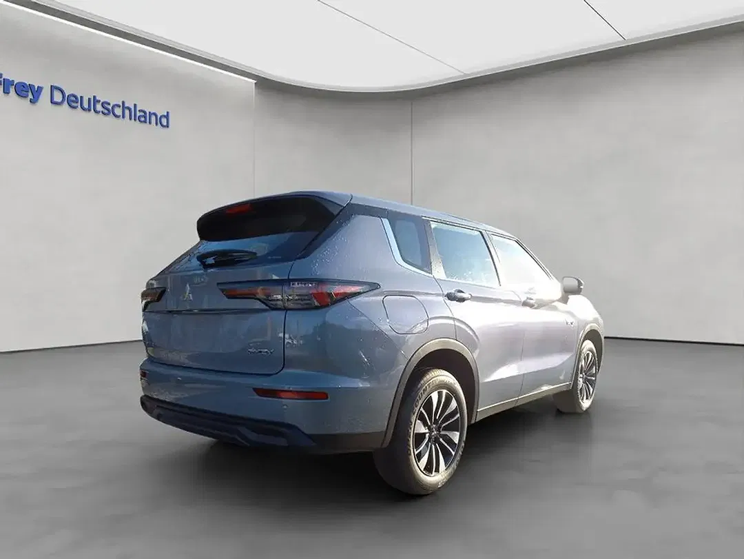 Mitsubishi Outlander - Thumbnail 6