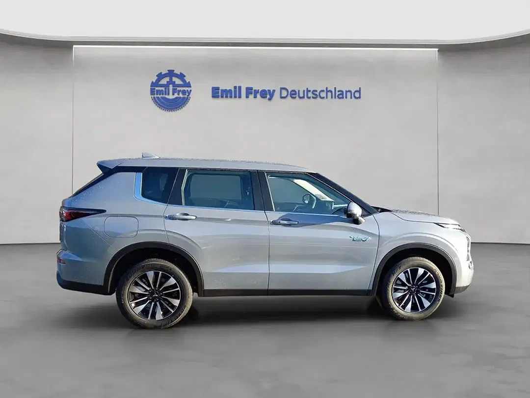 Mitsubishi Outlander - Thumbnail 7