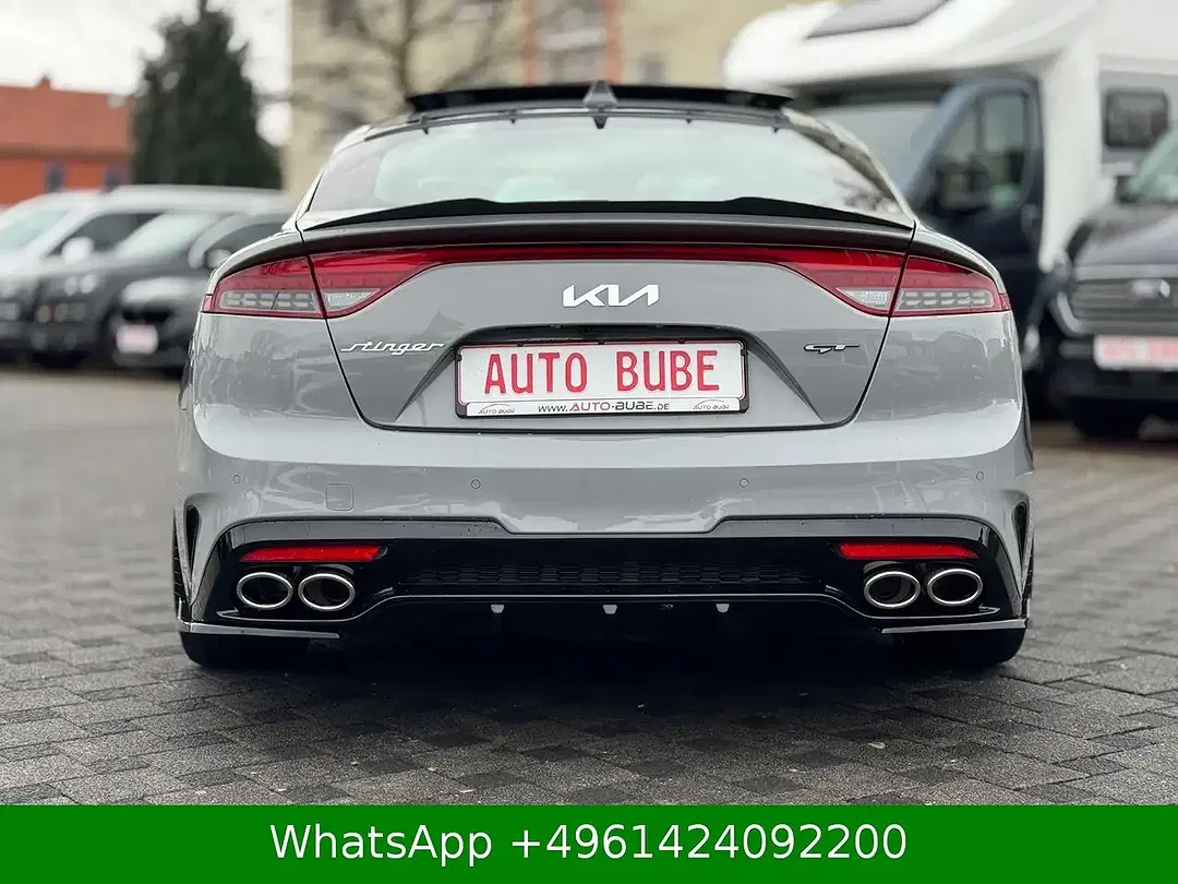 Kia Stinger - Thumbnail 3