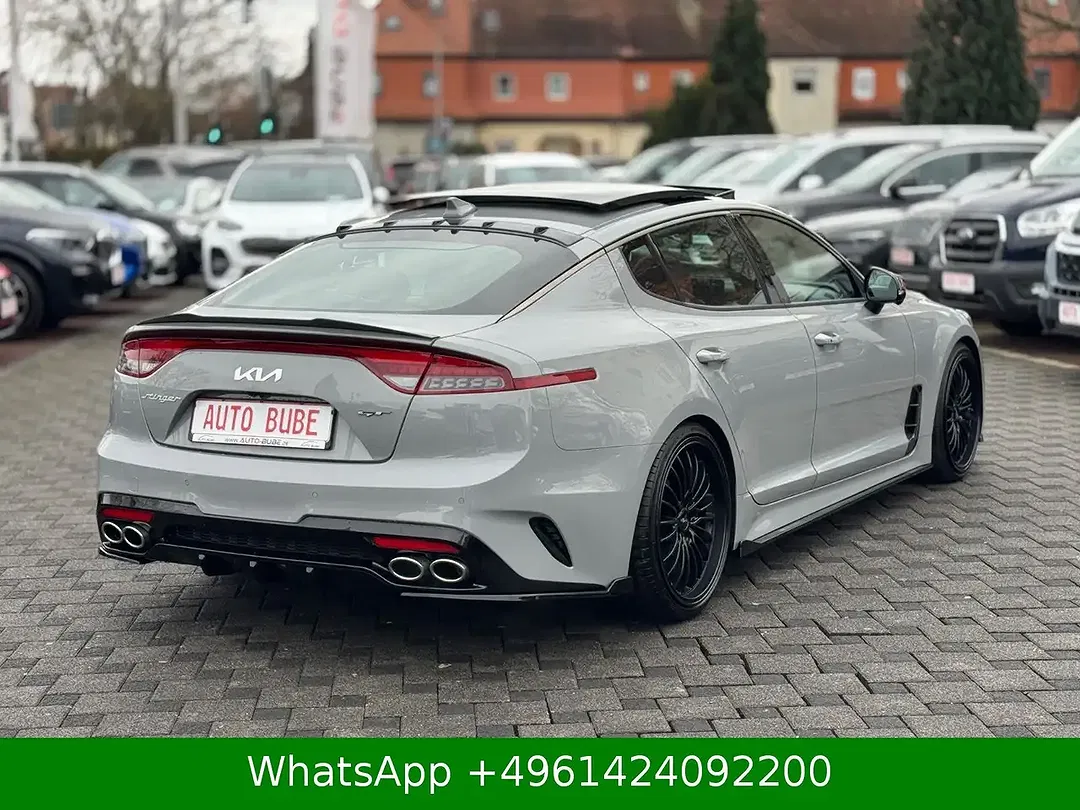 Kia Stinger - Thumbnail 4