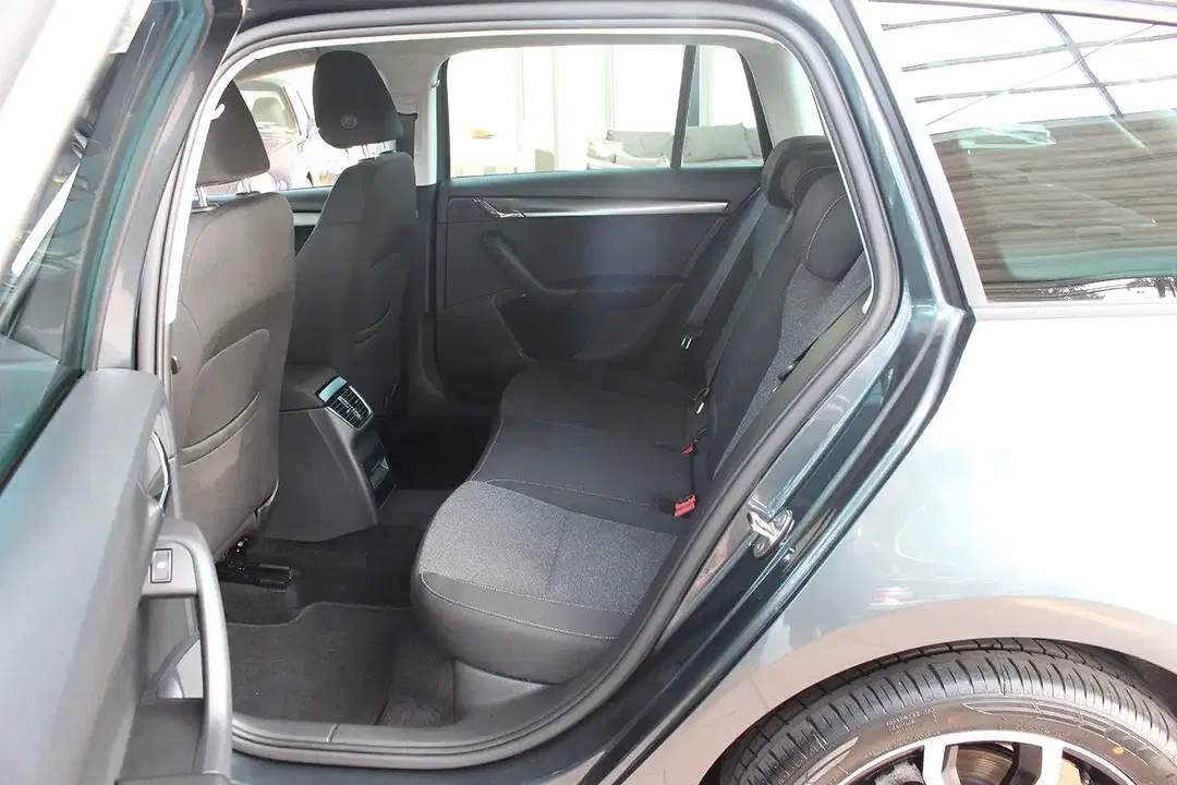 Skoda Octavia - Thumbnail 14
