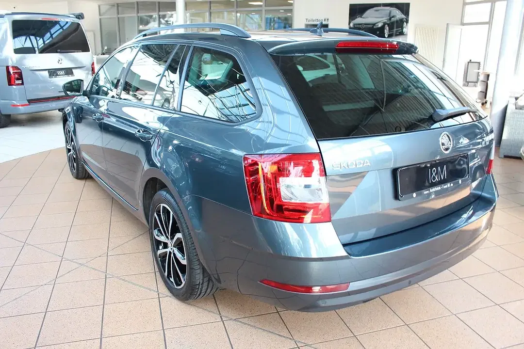 Skoda Octavia - Thumbnail 3