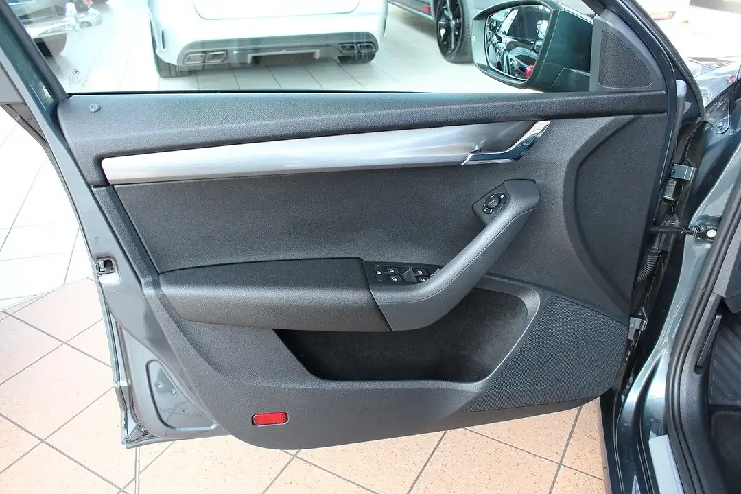 Skoda Octavia - Thumbnail 7
