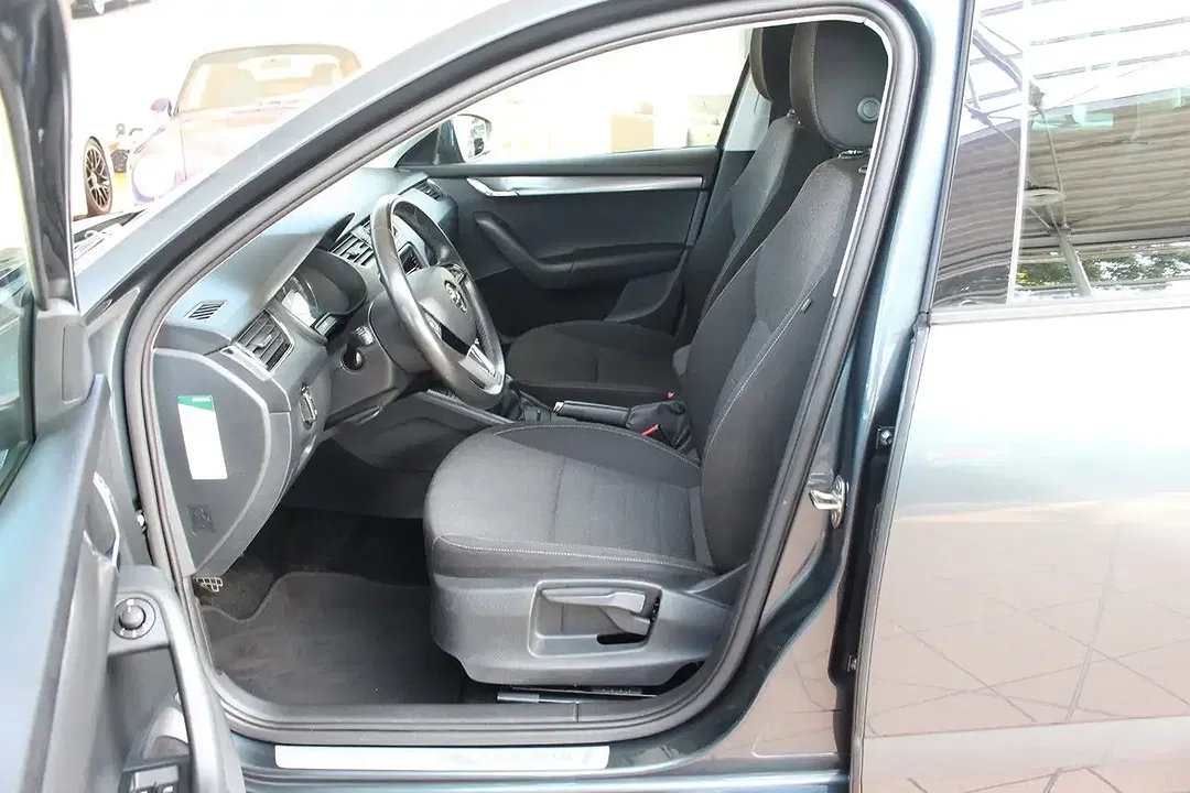 Skoda Octavia - Thumbnail 8
