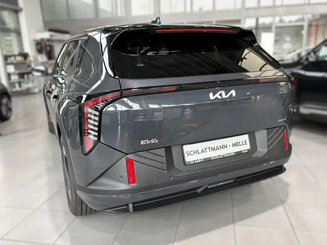 Kia EV4 - Thumbnail 4