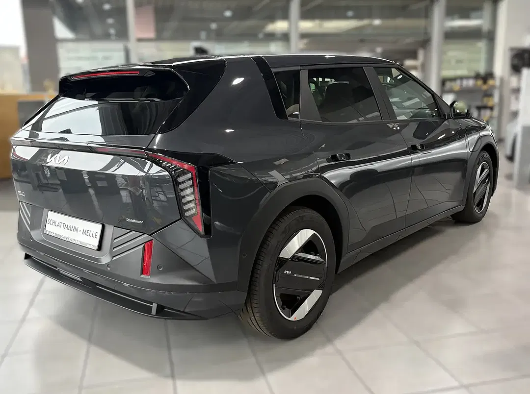 Kia EV4 - Thumbnail 5