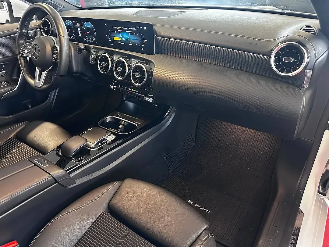 Mercedes-Benz CLA 200 - Thumbnail 14