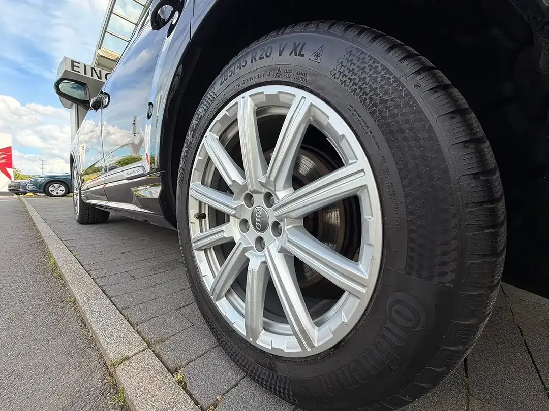 Audi Q7 - Thumbnail 9