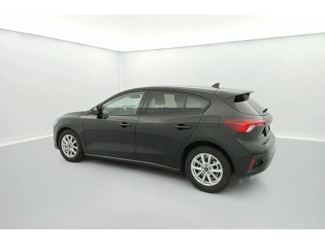 Ford Focus - Thumbnail 4